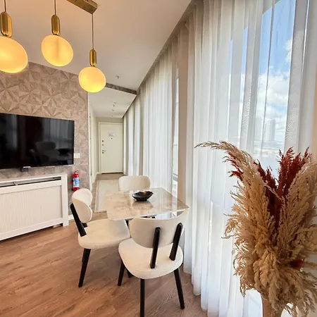 91 Sqm Luxury With Double View Apartment