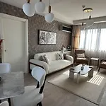 91 Sqm Luxury With Double View شقة *